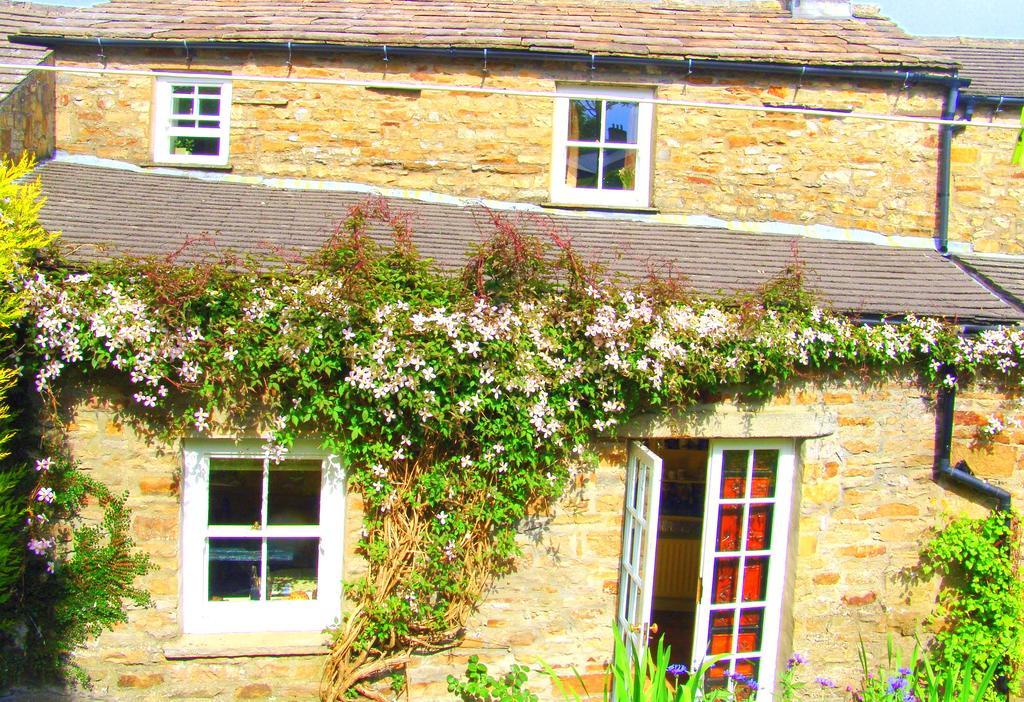 Hazels Roost 3*
