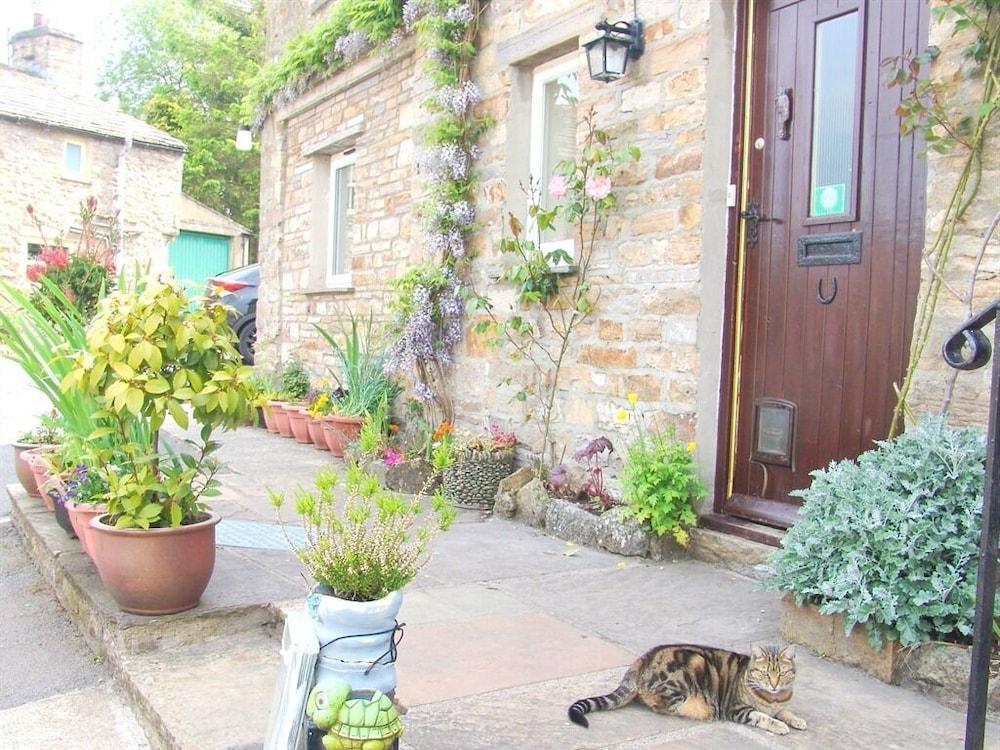 Hazels Roost Bed & Breakfast