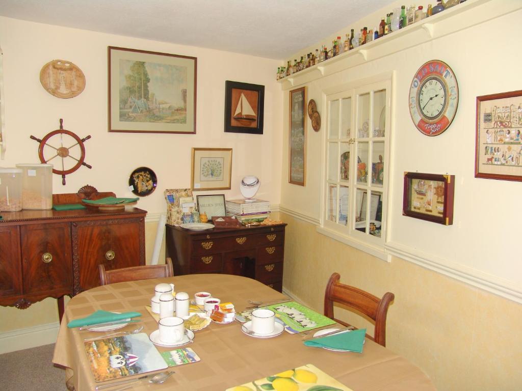 Hazels Roost Bed & Breakfast 3*